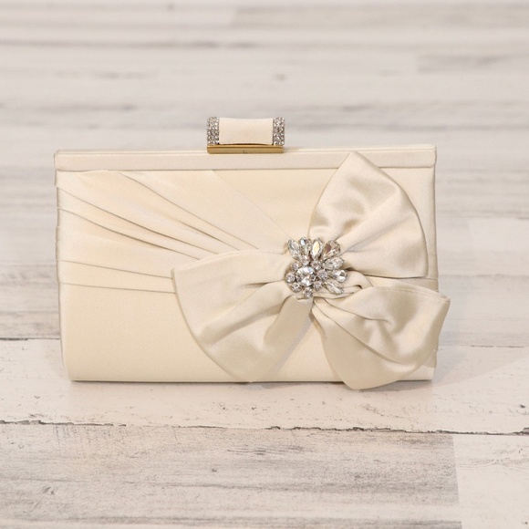 Badgley Mischka Rhinestone Bow Guile Clutch Ivory  Evening Bag - Picture 2 of 13
